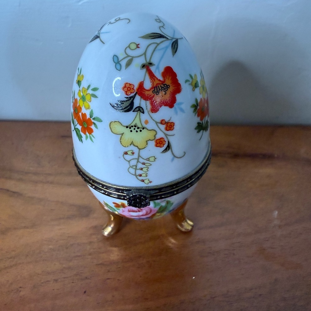Floral Decorative Egg Trinket Box